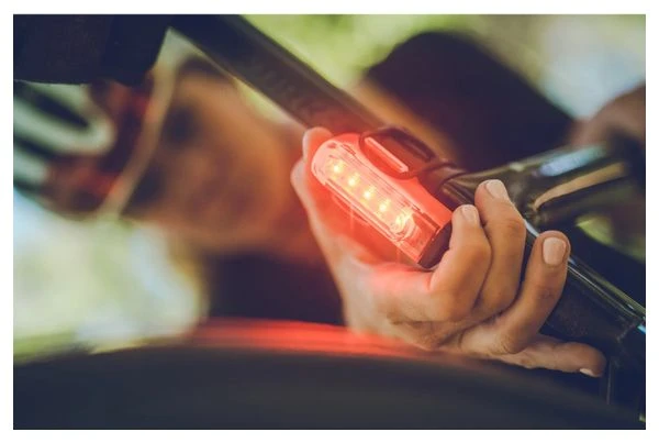 Lezyne Strip Drive Rear Light Black - Imagen 4